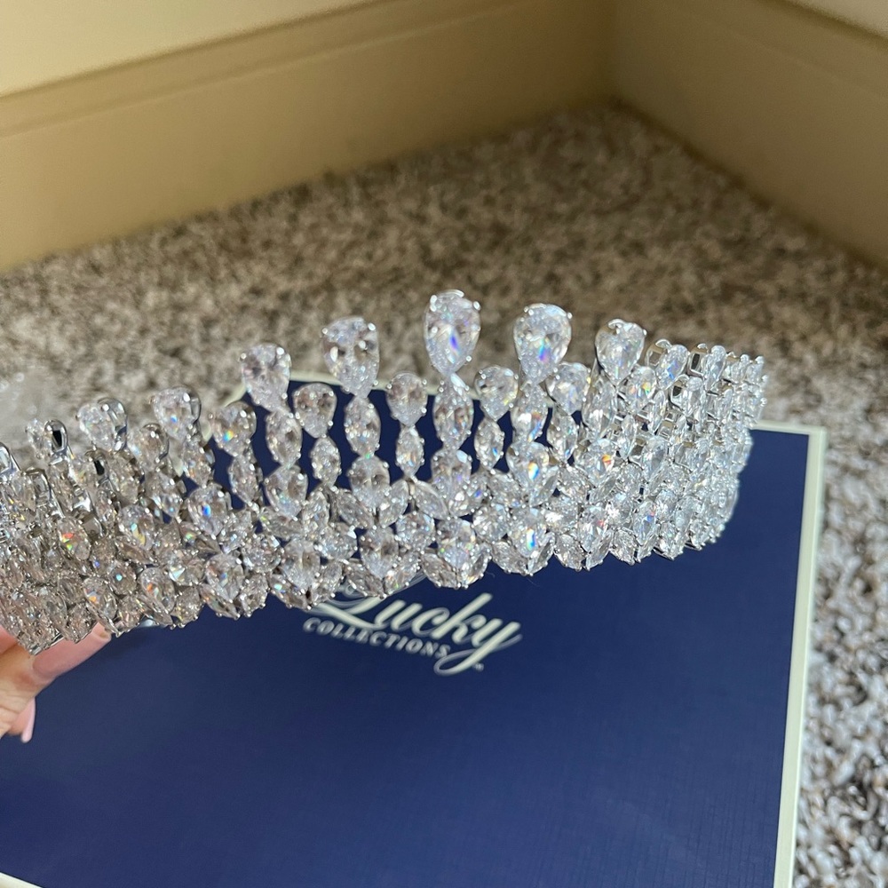 Tiara - Picture 6 of 6